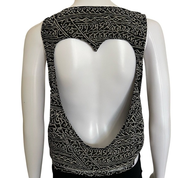 Brandy Melville Tops - ⭐ Brandy Melville V-Neck Chiffon Heart Cutout Cropped Blouse Tank OS